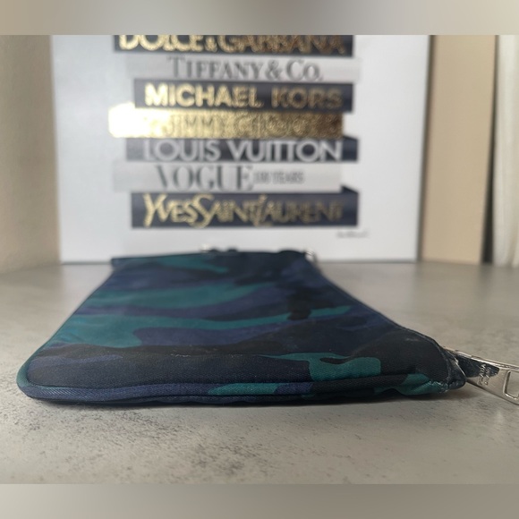 PRADA Tessuto Camouflage Nylon Wrislet Bag with detachable strap - Picture 10 of 13